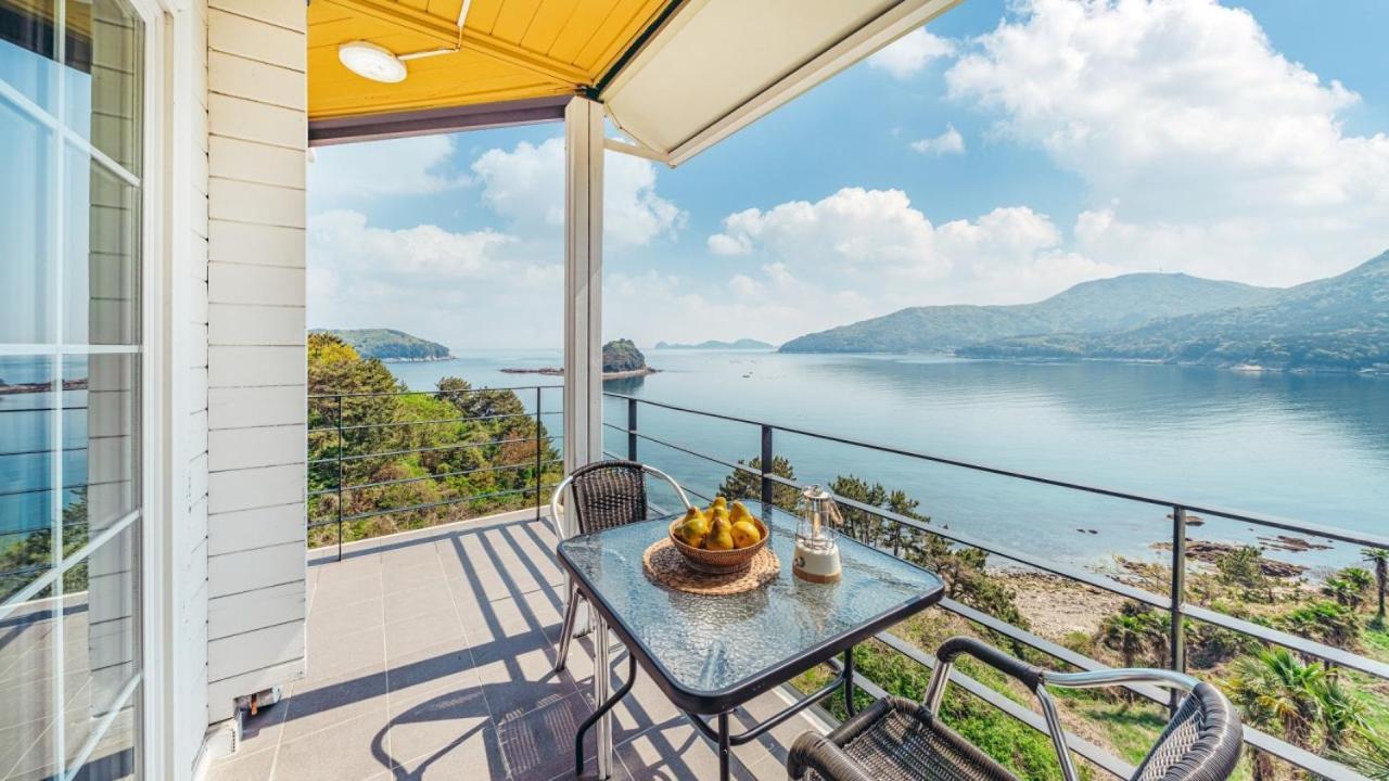 Arasol Pension Geoje Exterior foto